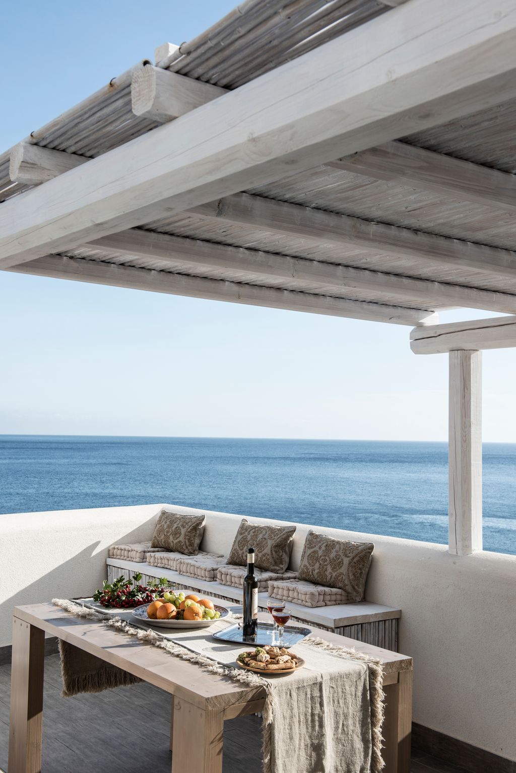 This beach house is so close to the water you can practically jump from the bedroom into the sea. At least thats what it...