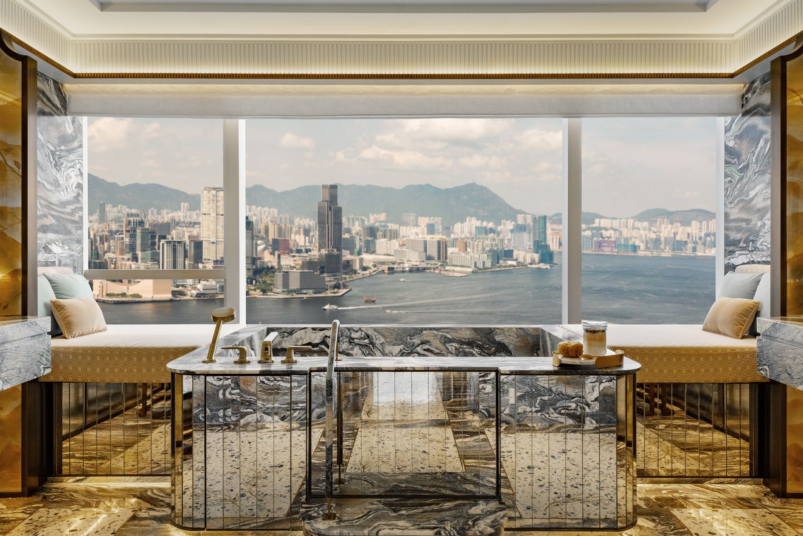 Island Shangri La, Hong Kong